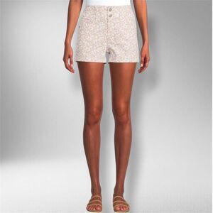 NWOT No Boundaries Floral High-Waisted Denim Shorts – Size 3